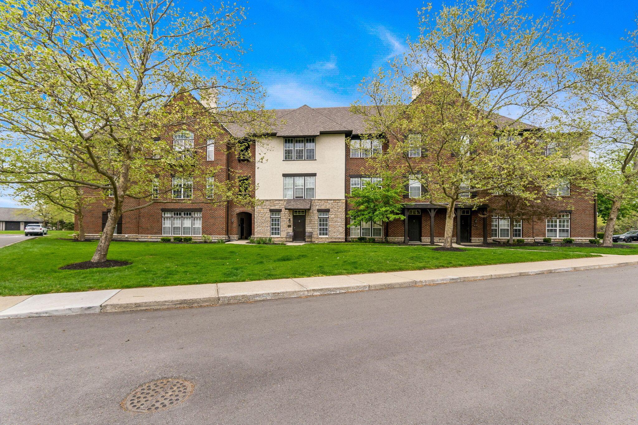 6033 Craughwell Lane, Dublin, Ohio image 4