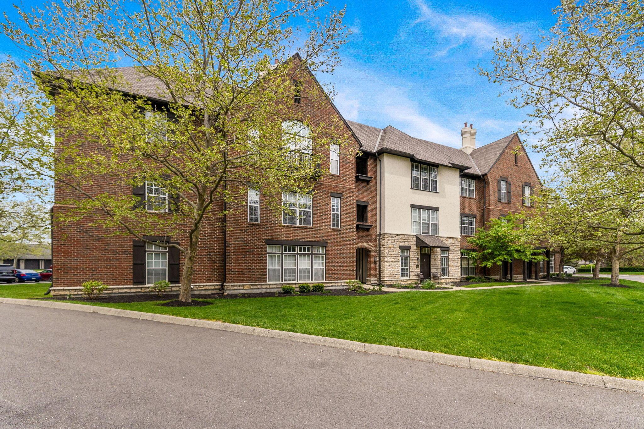 6033 Craughwell Lane, Dublin, Ohio image 3