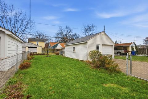 Tiny photo for 555 E Weber Road, Columbus, OH 43202 (MLS # 225044647)
