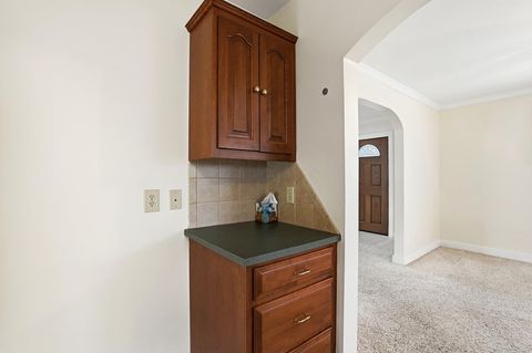 Tiny photo for 555 E Weber Road, Columbus, OH 43202 (MLS # 225044647)