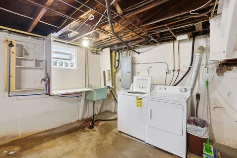 Tiny photo for 555 E Weber Road, Columbus, OH 43202 (MLS # 225044647)