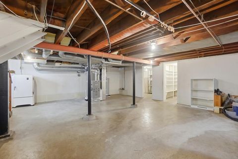 Tiny photo for 555 E Weber Road, Columbus, OH 43202 (MLS # 225044647)