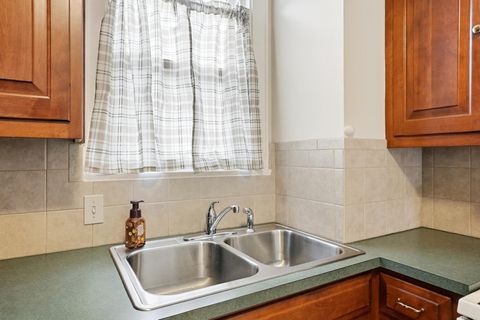 Tiny photo for 555 E Weber Road, Columbus, OH 43202 (MLS # 225044647)