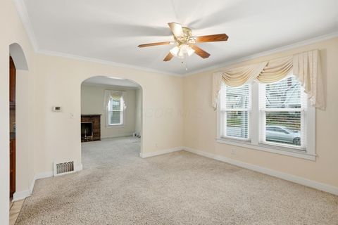 Tiny photo for 555 E Weber Road, Columbus, OH 43202 (MLS # 225044647)