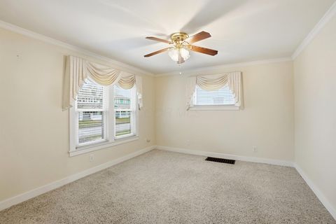 Tiny photo for 555 E Weber Road, Columbus, OH 43202 (MLS # 225044647)