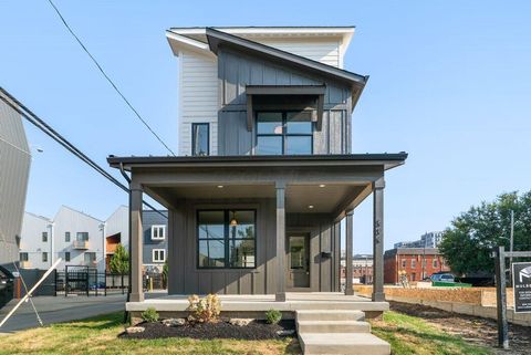 Photo of 502 W Town Street, Columbus, OH 43215 (MLS # 225008119)