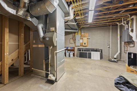 Tiny photo for 1404 Greenbrier Drive, Mount Vernon, OH 43050 (MLS # 225045581)