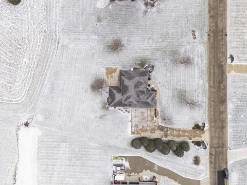 Tiny photo for 1404 Greenbrier Drive, Mount Vernon, OH 43050 (MLS # 225045581)