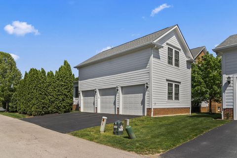 Tiny photo for 4025 Chelsea Green W, New Albany, OH 43054 (MLS # 226014111)