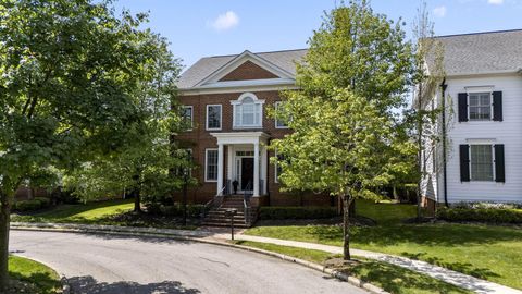 Tiny photo for 4025 Chelsea Green W, New Albany, OH 43054 (MLS # 226014111)