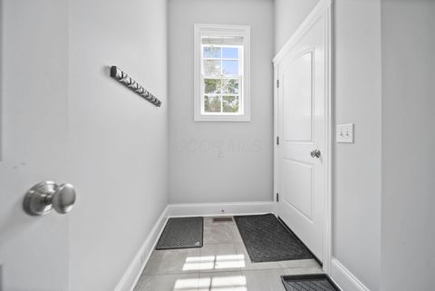 Tiny photo for 4025 Chelsea Green W, New Albany, OH 43054 (MLS # 226014111)