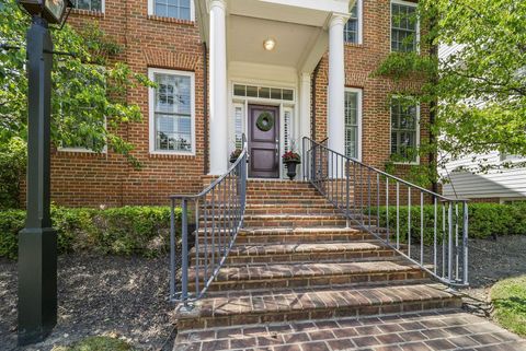 Tiny photo for 4025 Chelsea Green W, New Albany, OH 43054 (MLS # 226014111)