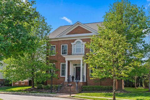 Tiny photo for 4025 Chelsea Green W, New Albany, OH 43054 (MLS # 226014111)