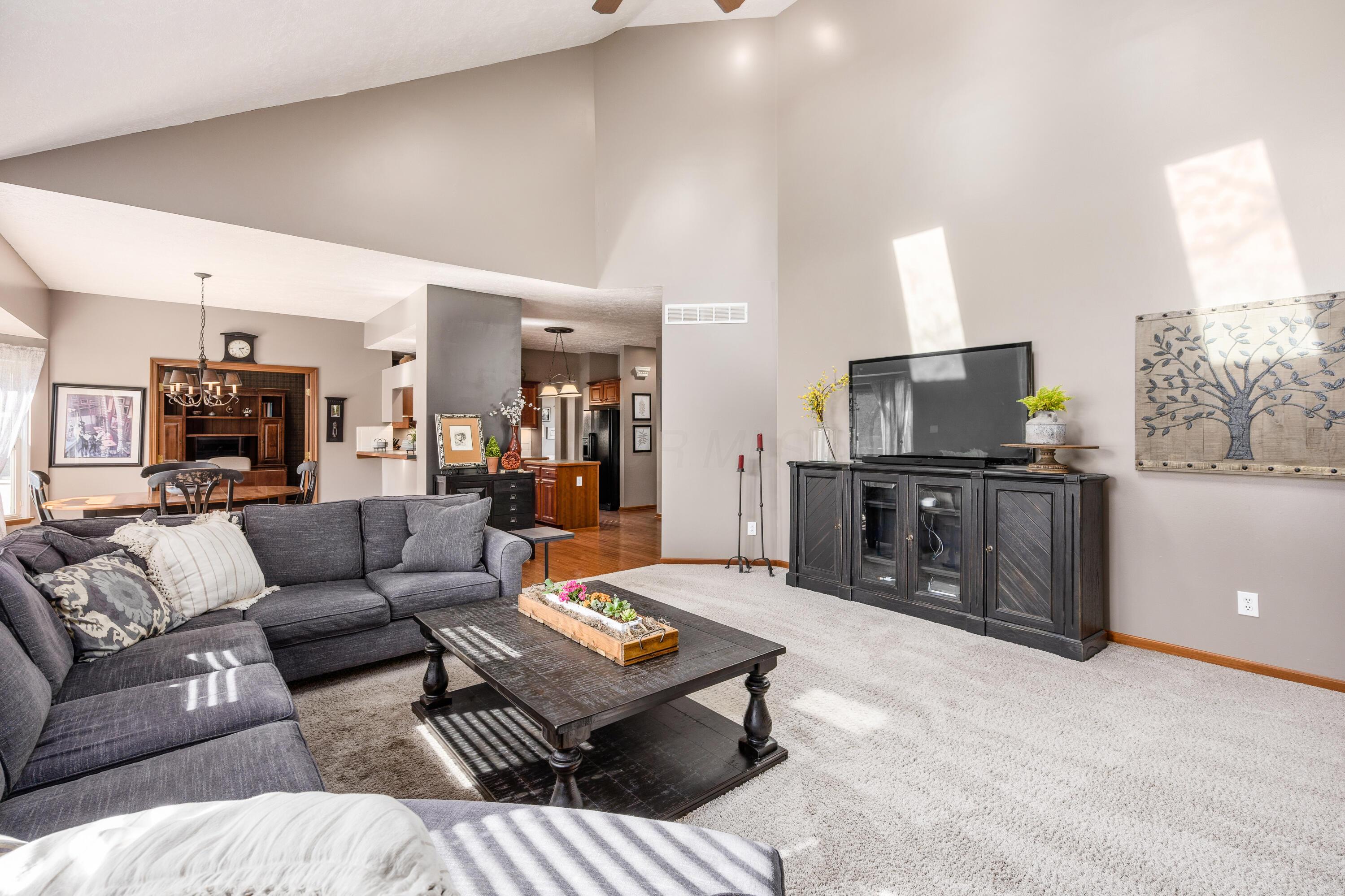 6345 Angeles Drive, Dublin, Ohio image 16