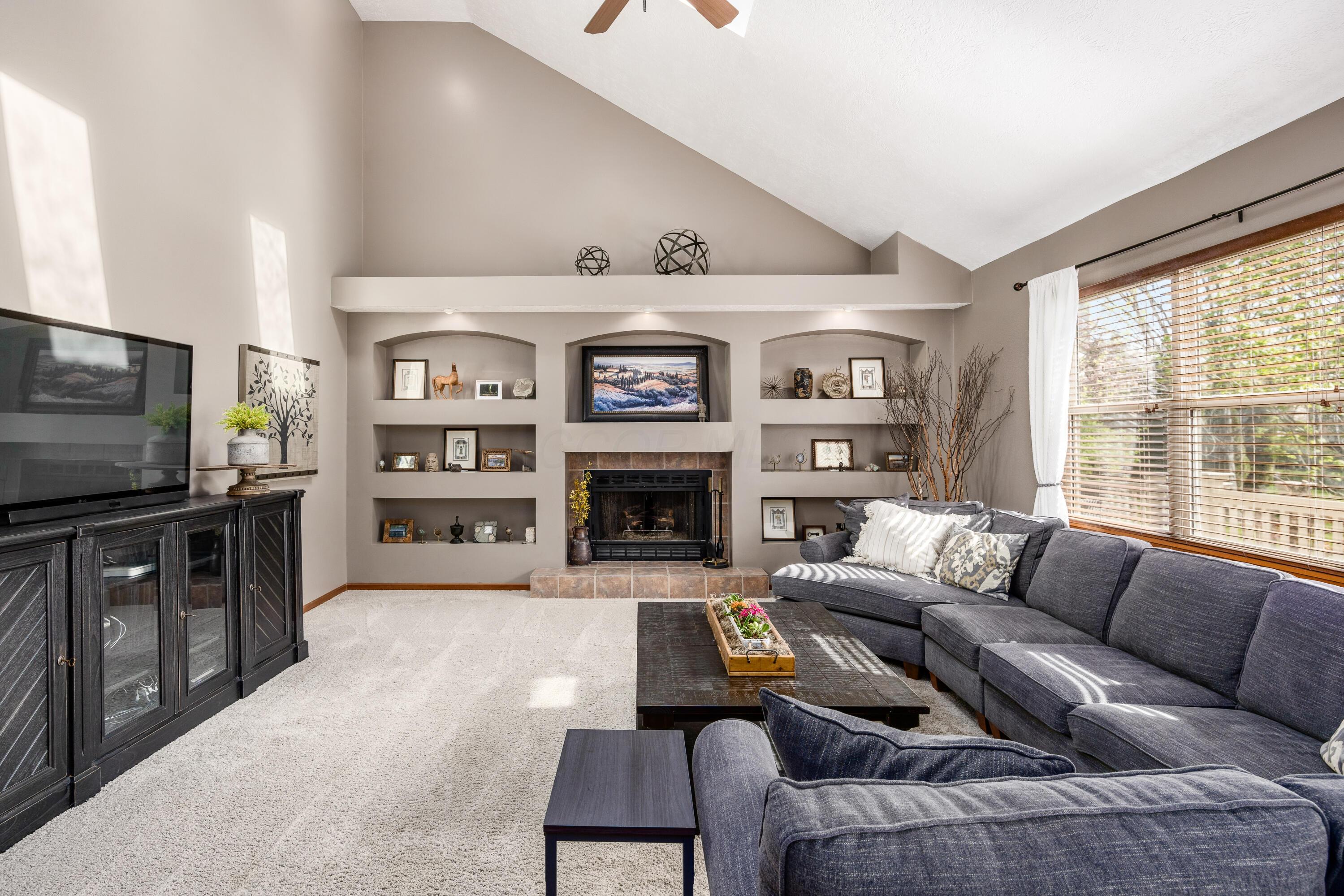 6345 Angeles Drive, Dublin, Ohio image 3
