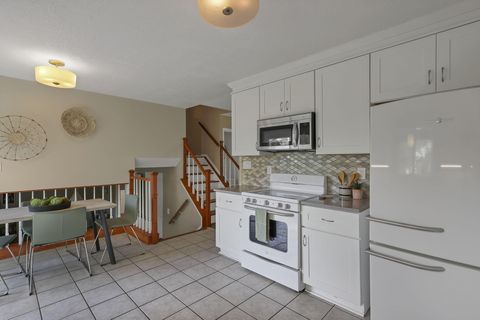 Tiny photo for 5718 Bangor Court, Columbus, OH 43235 (MLS # 225039668)