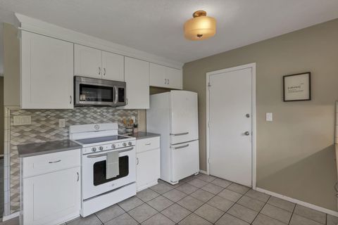 Tiny photo for 5718 Bangor Court, Columbus, OH 43235 (MLS # 225039668)
