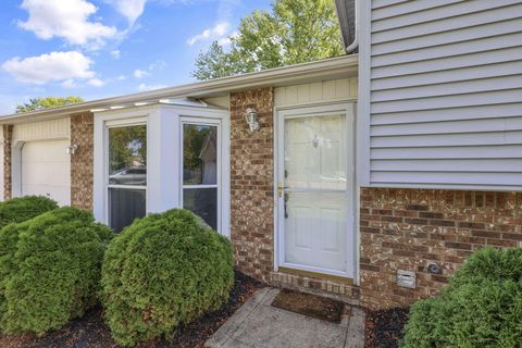 Tiny photo for 5718 Bangor Court, Columbus, OH 43235 (MLS # 225039668)