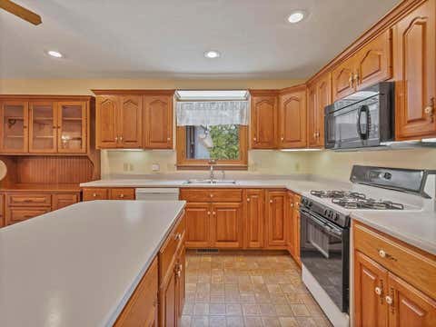 Tiny photo for 170 Applewood Drive, Chillicothe, OH 45601 (MLS # 226022429)