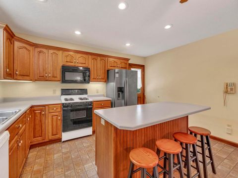 Tiny photo for 170 Applewood Drive, Chillicothe, OH 45601 (MLS # 226022429)