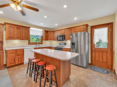 Tiny photo for 170 Applewood Drive, Chillicothe, OH 45601 (MLS # 226022429)