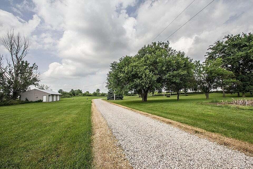 Photo 7 of 22 of 2225 S County Line Road house