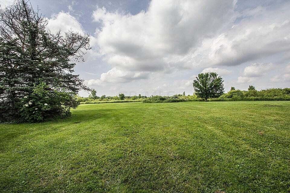 Photo 6 of 22 of 2225 S County Line Road house