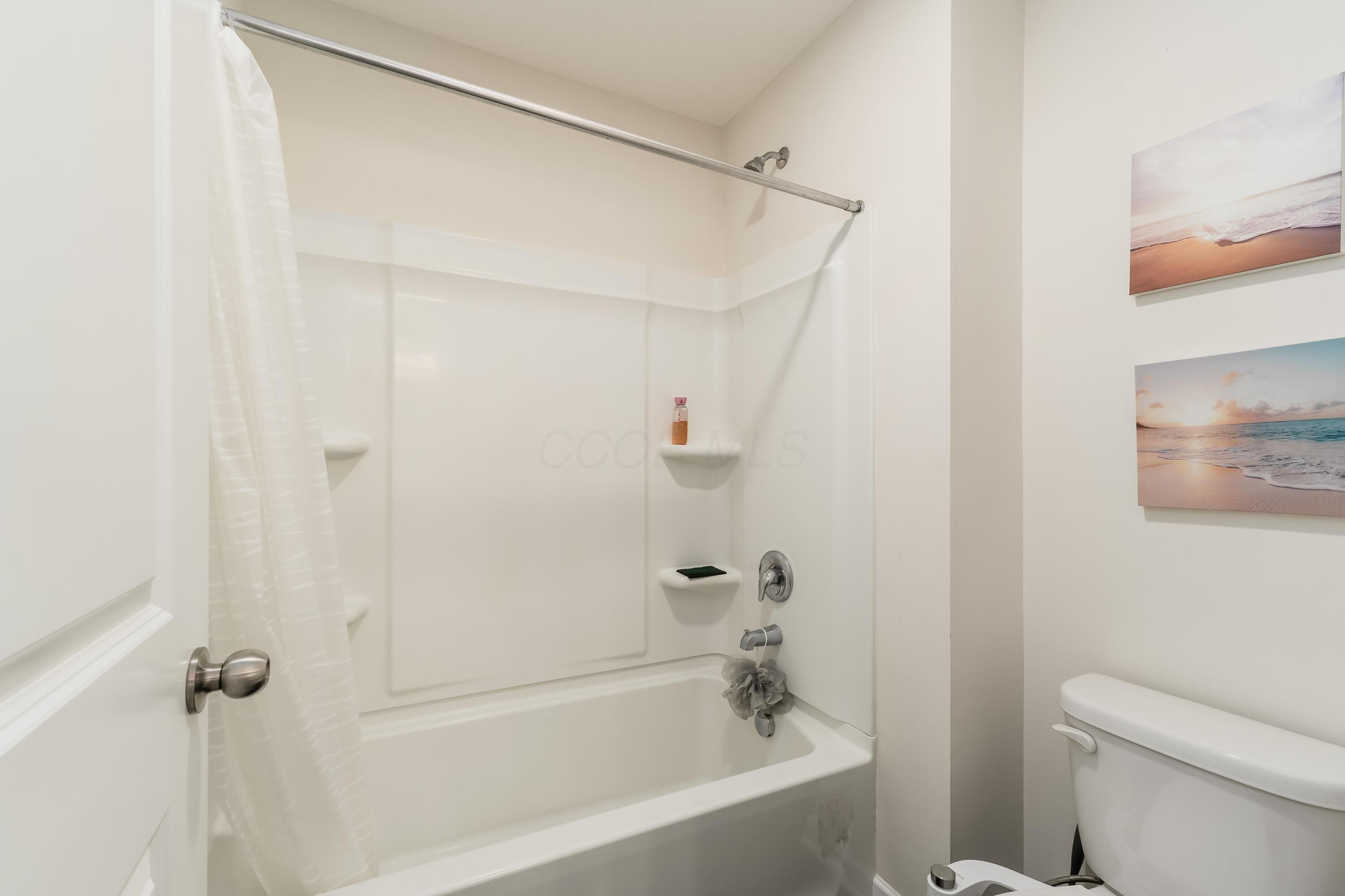 8123 Comstock Terrace, Pickerington, Ohio image 36