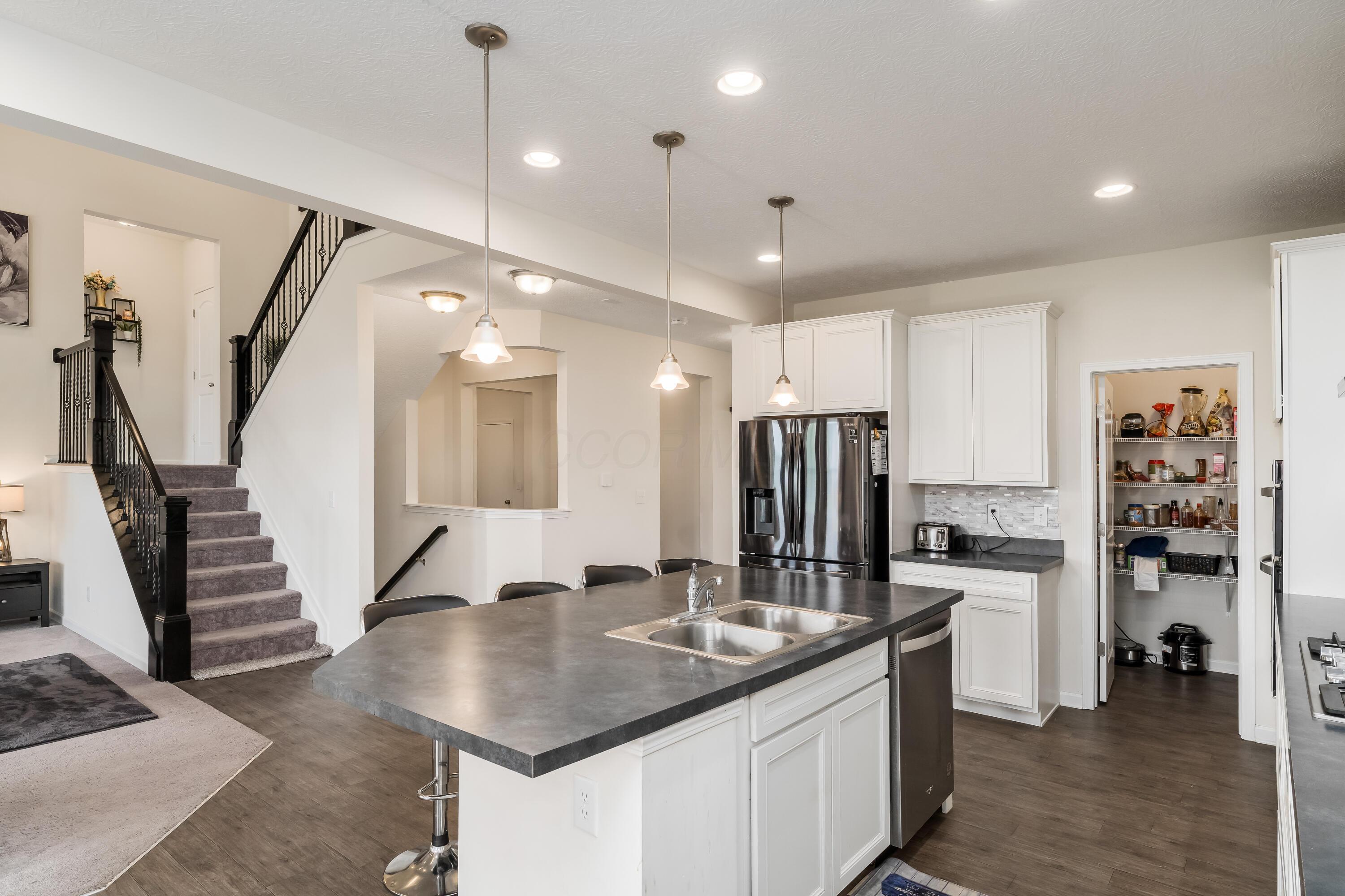 8123 Comstock Terrace, Pickerington, Ohio image 11