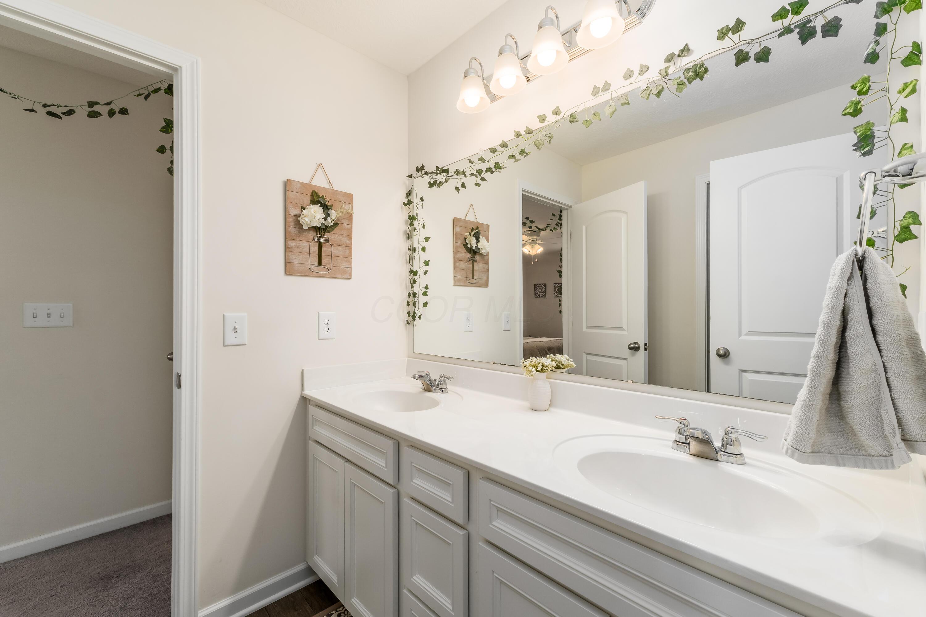 8123 Comstock Terrace, Pickerington, Ohio image 34