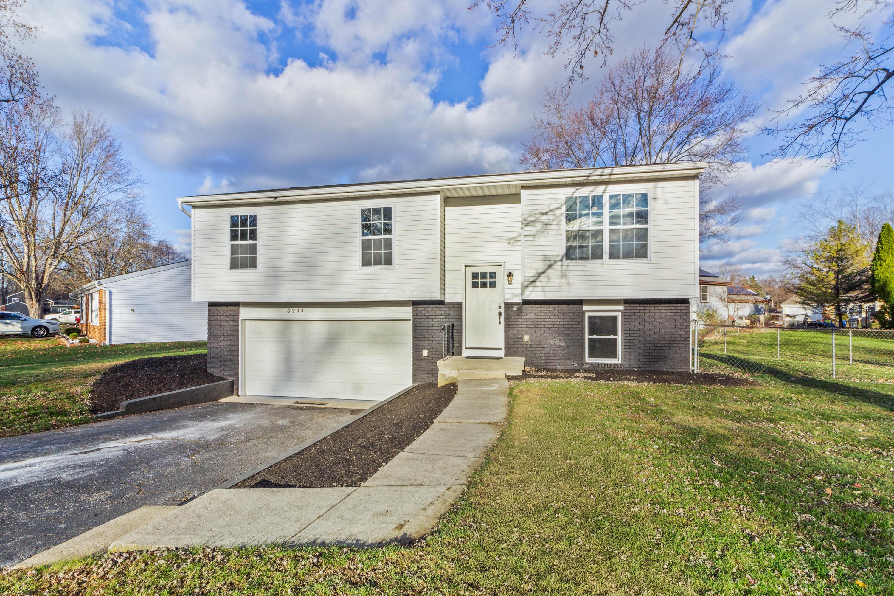 6944 Wind River Drive, Reynoldsburg, Ohio image 1