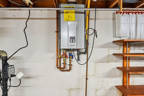 Tiny photo for 1276 Gresham Road, Columbus, OH 43204 (MLS # 226000694)