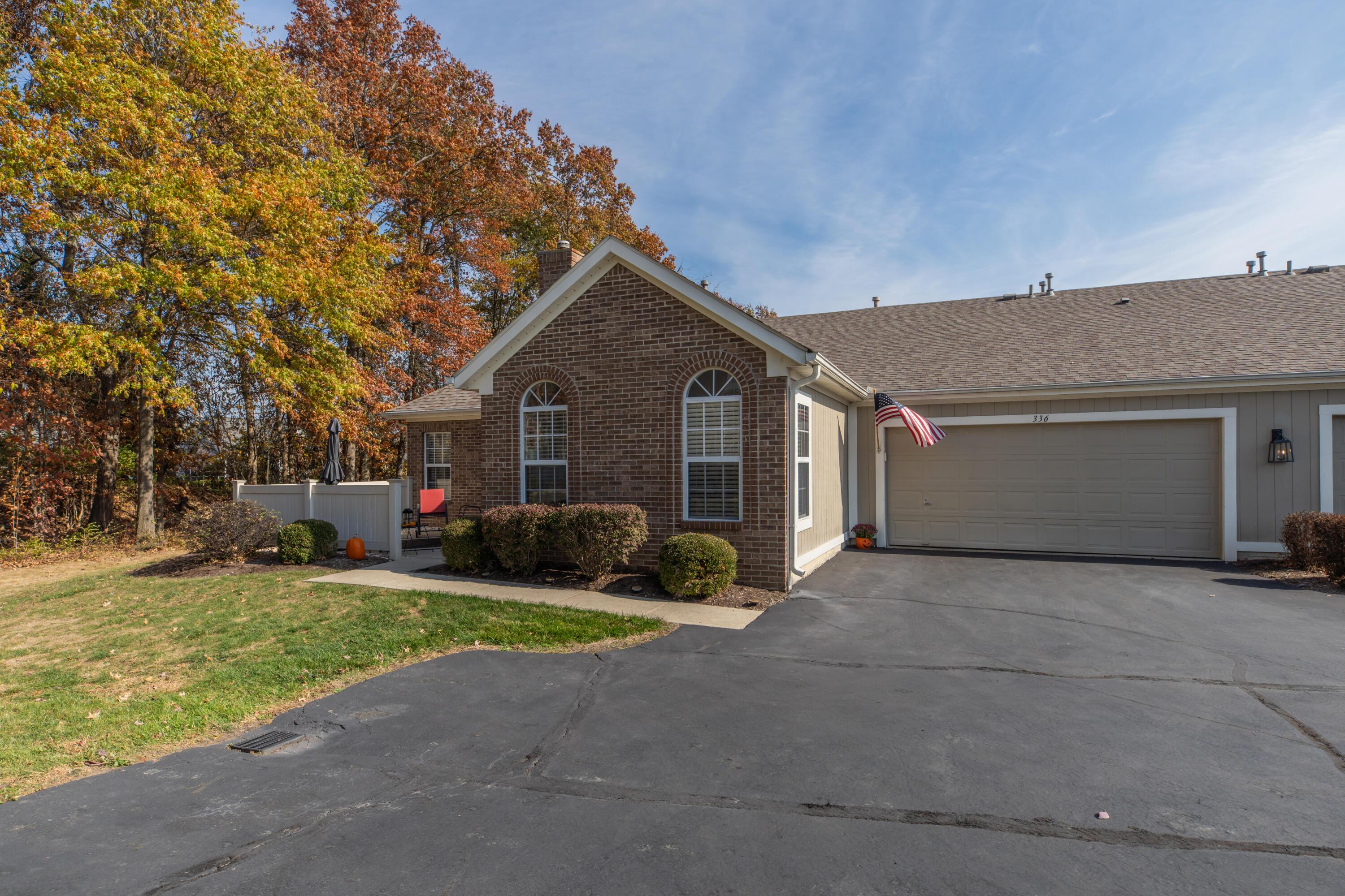336 Park Woods Lane, Powell, Ohio image 1