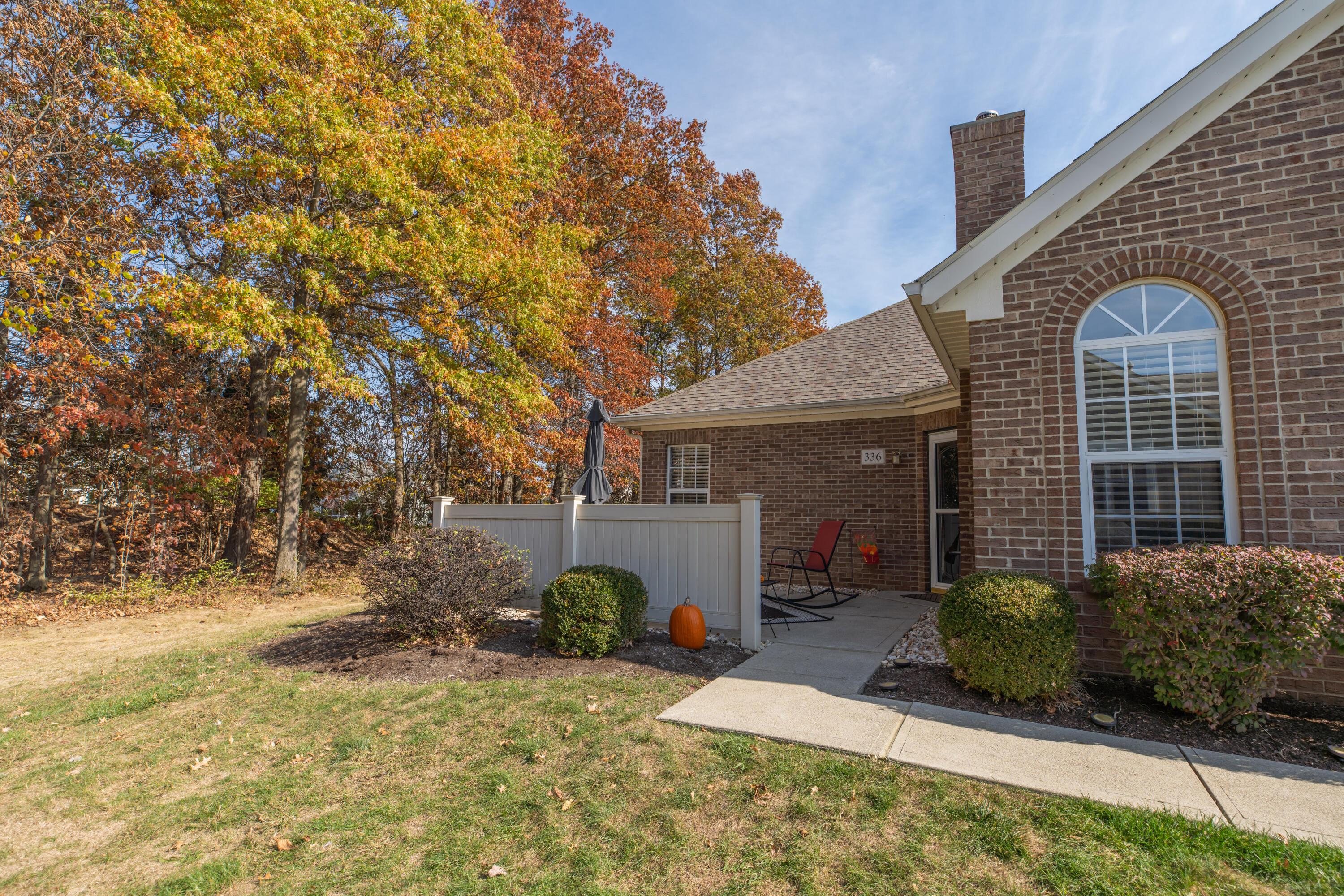 336 Park Woods Lane, Powell, Ohio image 3
