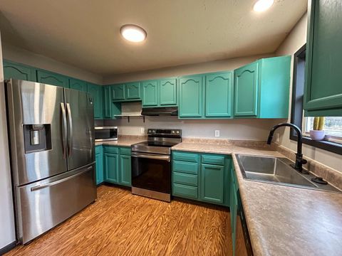 Tiny photo for 911 Riverbirch Road, Washington Court House, OH 43160 (MLS # 226005250)