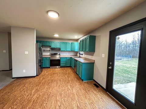 Tiny photo for 911 Riverbirch Road, Washington Court House, OH 43160 (MLS # 226005250)