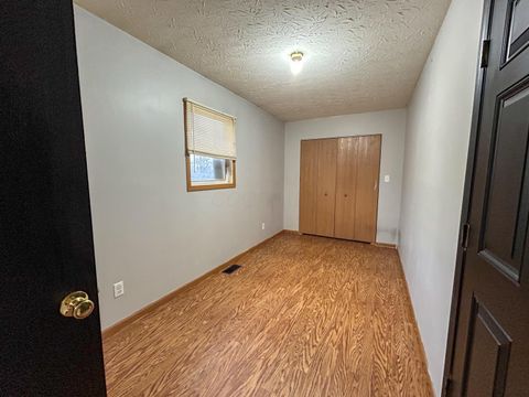 Tiny photo for 911 Riverbirch Road, Washington Court House, OH 43160 (MLS # 226005250)