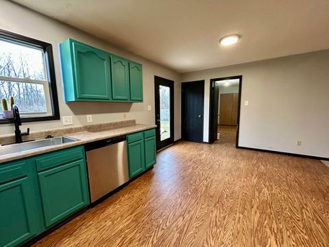 Tiny photo for 911 Riverbirch Road, Washington Court House, OH 43160 (MLS # 226005250)