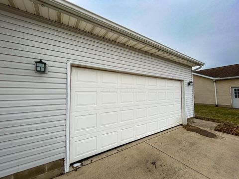 Tiny photo for 911 Riverbirch Road, Washington Court House, OH 43160 (MLS # 226005250)