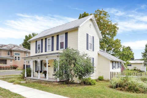 Photo of 304 E Columbus Street, Pleasantville, OH 43148 (MLS # 225036255)