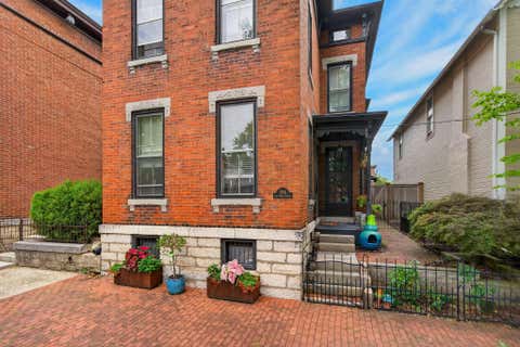 Tiny photo for 556 City Park Avenue, Columbus, OH 43215 (MLS # 226029000)