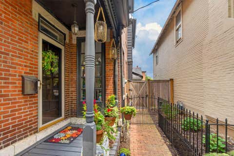 Tiny photo for 556 City Park Avenue, Columbus, OH 43215 (MLS # 226029000)