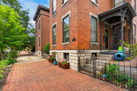 Tiny photo for 556 City Park Avenue, Columbus, OH 43215 (MLS # 226029000)