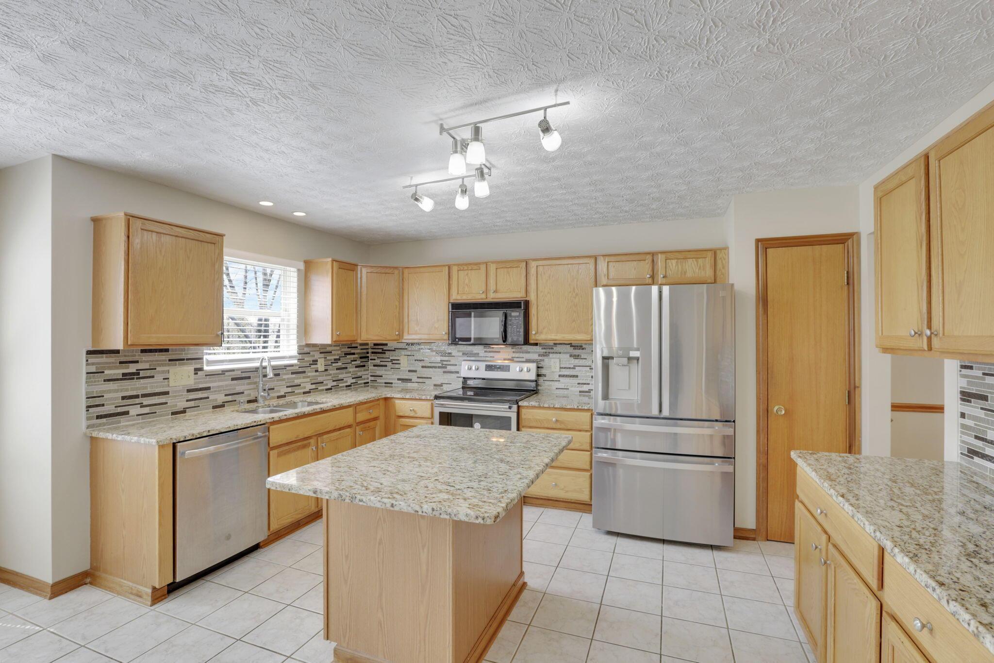 516 Streamwater Drive, Blacklick, Ohio image 21