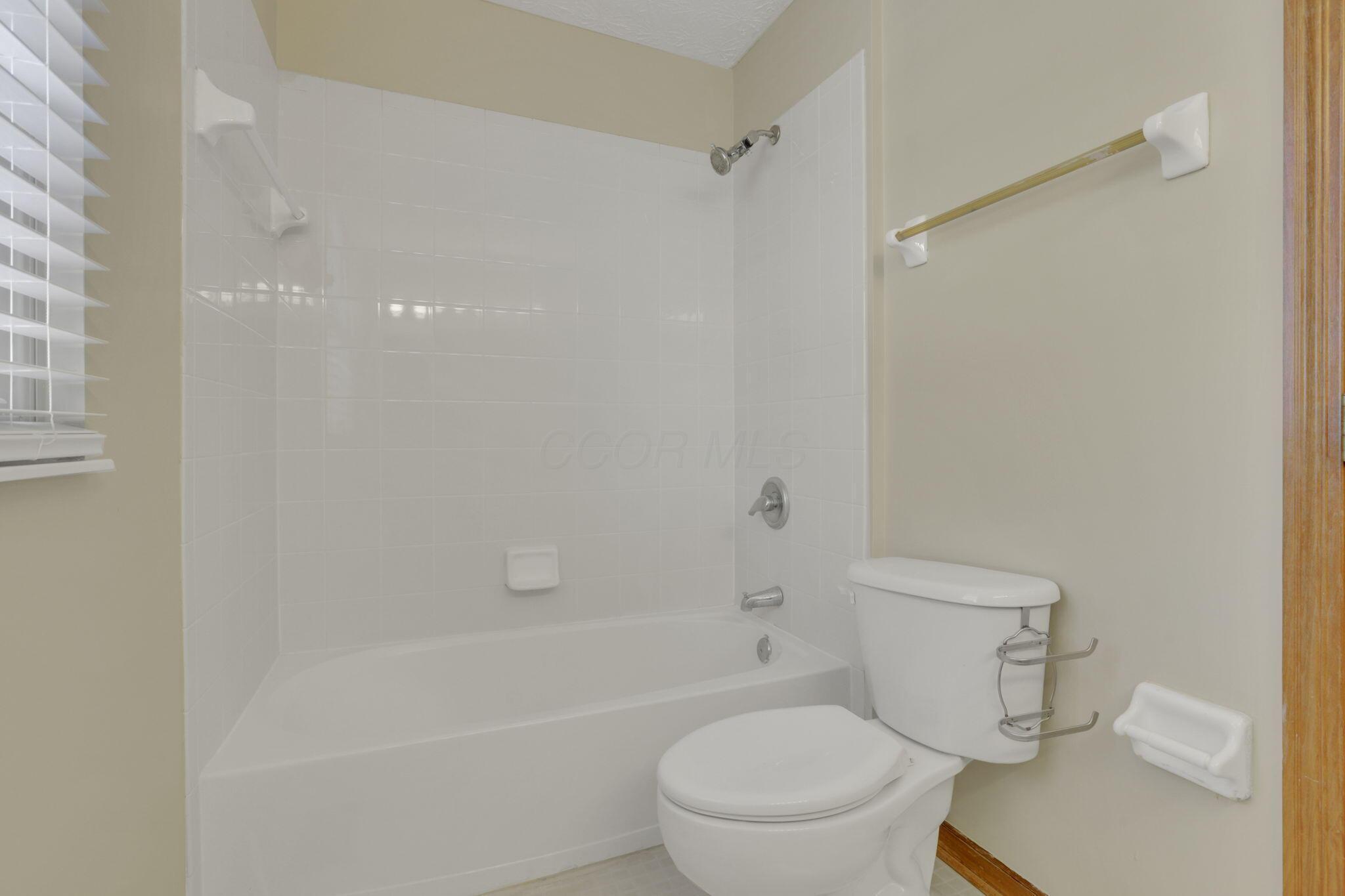 516 Streamwater Drive, Blacklick, Ohio image 39