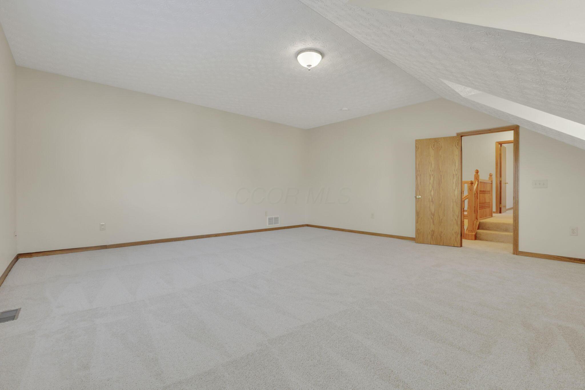 516 Streamwater Drive, Blacklick, Ohio image 34