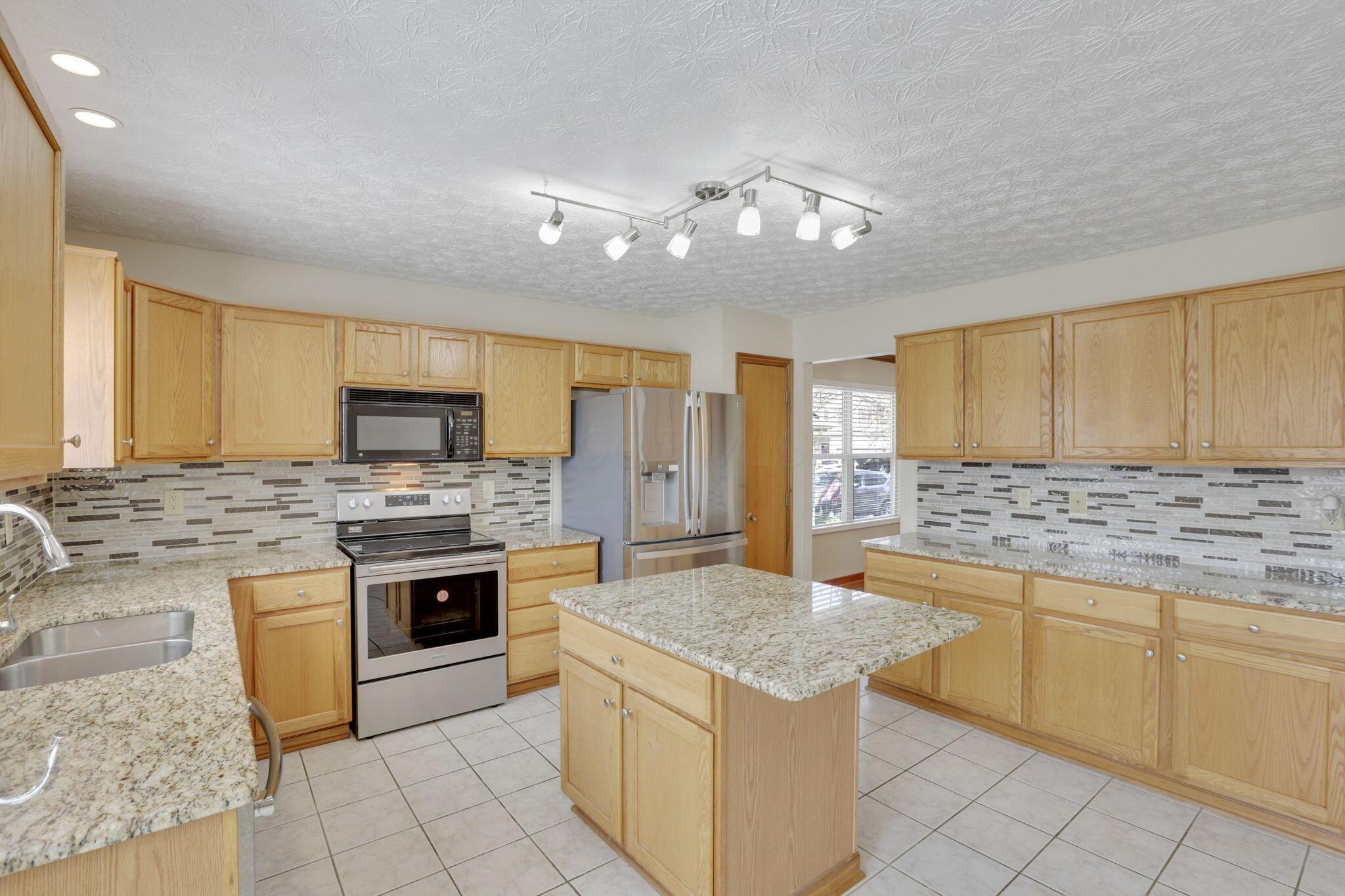 516 Streamwater Drive, Blacklick, Ohio image 22