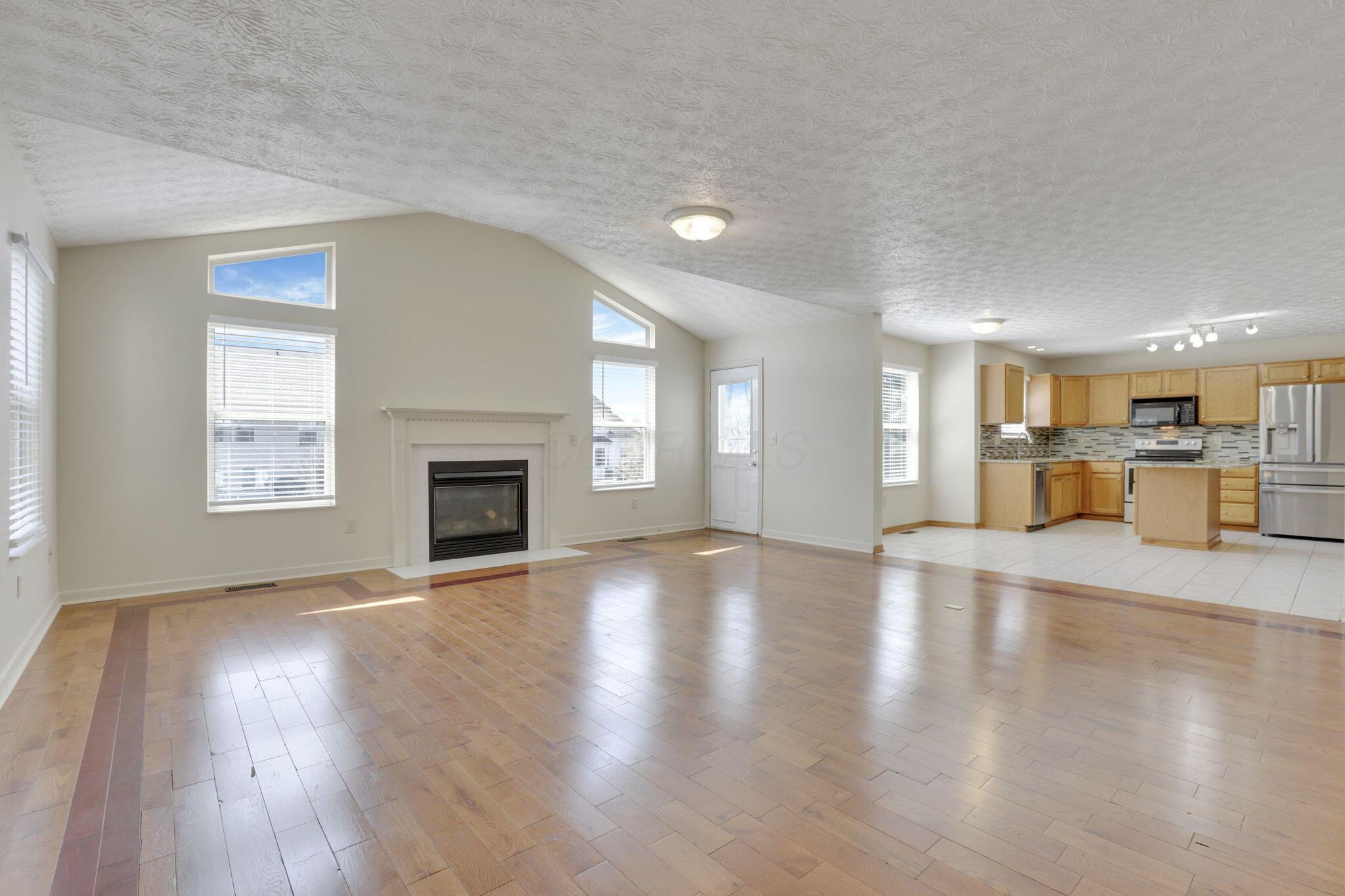 516 Streamwater Drive, Blacklick, Ohio image 12