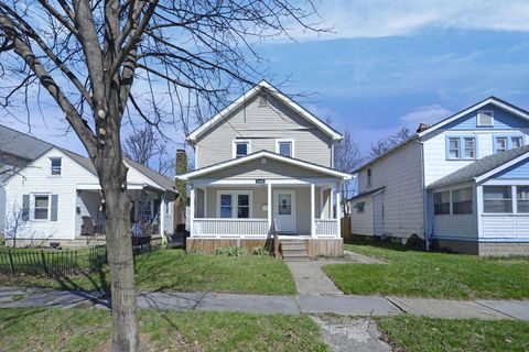 Photo of 1408 Briarwood Avenue, Columbus, OH 43211 (MLS # 226011498)