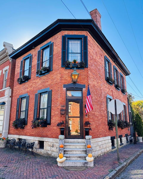 Photo of 129 E Beck Street, Columbus, OH 43206 (MLS # 226037881)